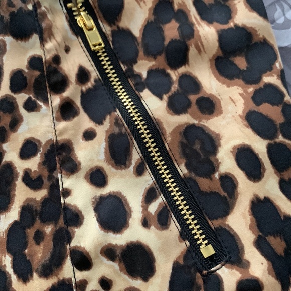 Printed Bebe pants SZ xs - like new - Picture 2 of 4